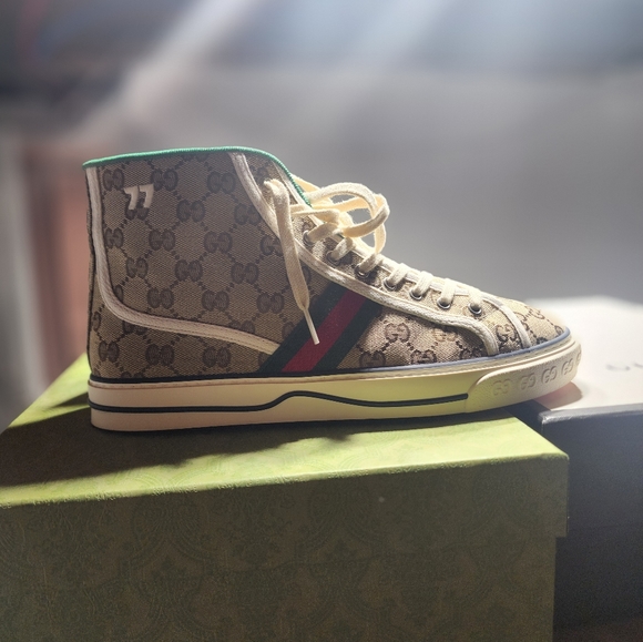 Ready to up grade I wore these twice box included - Picture 2 of 3